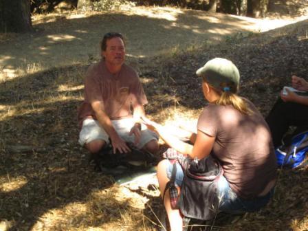 Jim Lydick with Oaks & Art student-Photo by Kathleen Beck